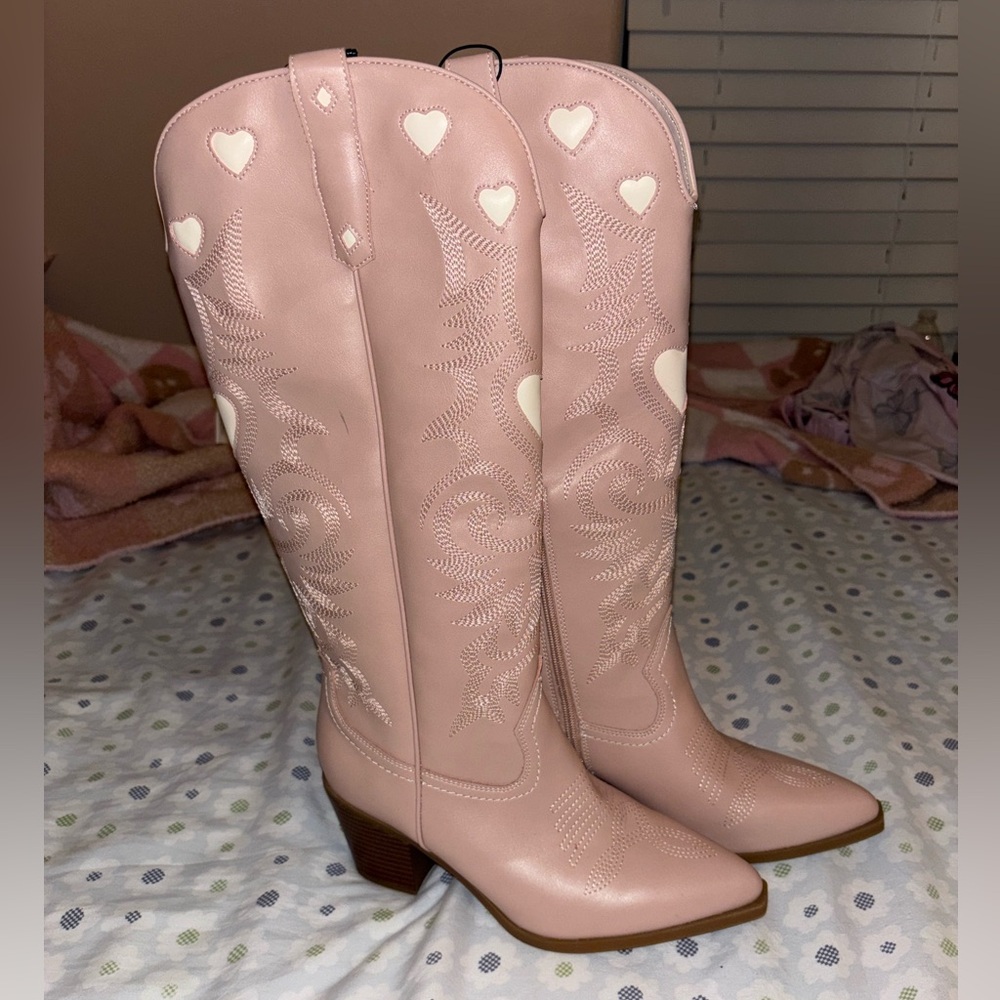 NWT pink cowgirl boots